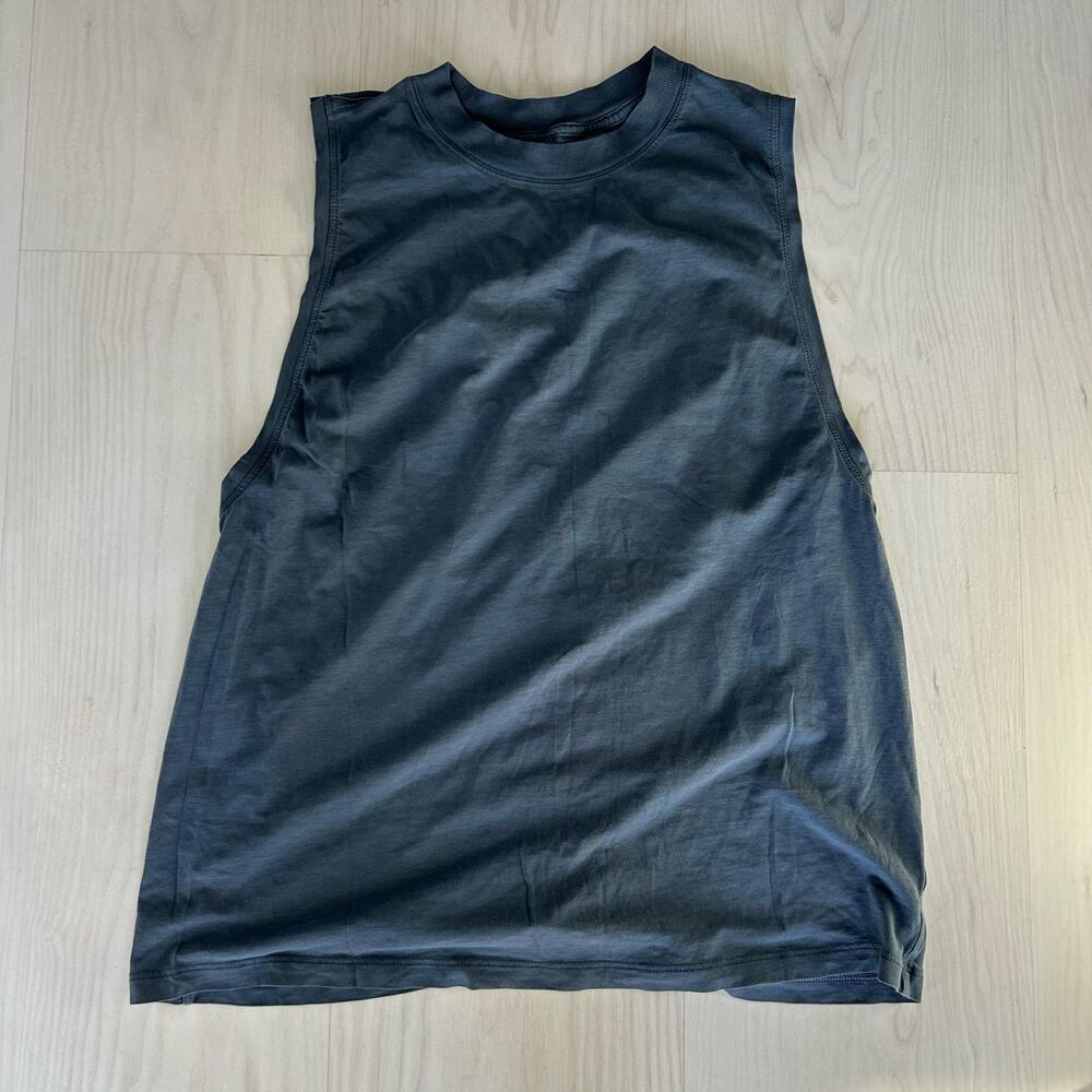 Lululemon Navy Blue Muscle Tank Top Flowy Lightweight Size 8 - Picture 3 of 5